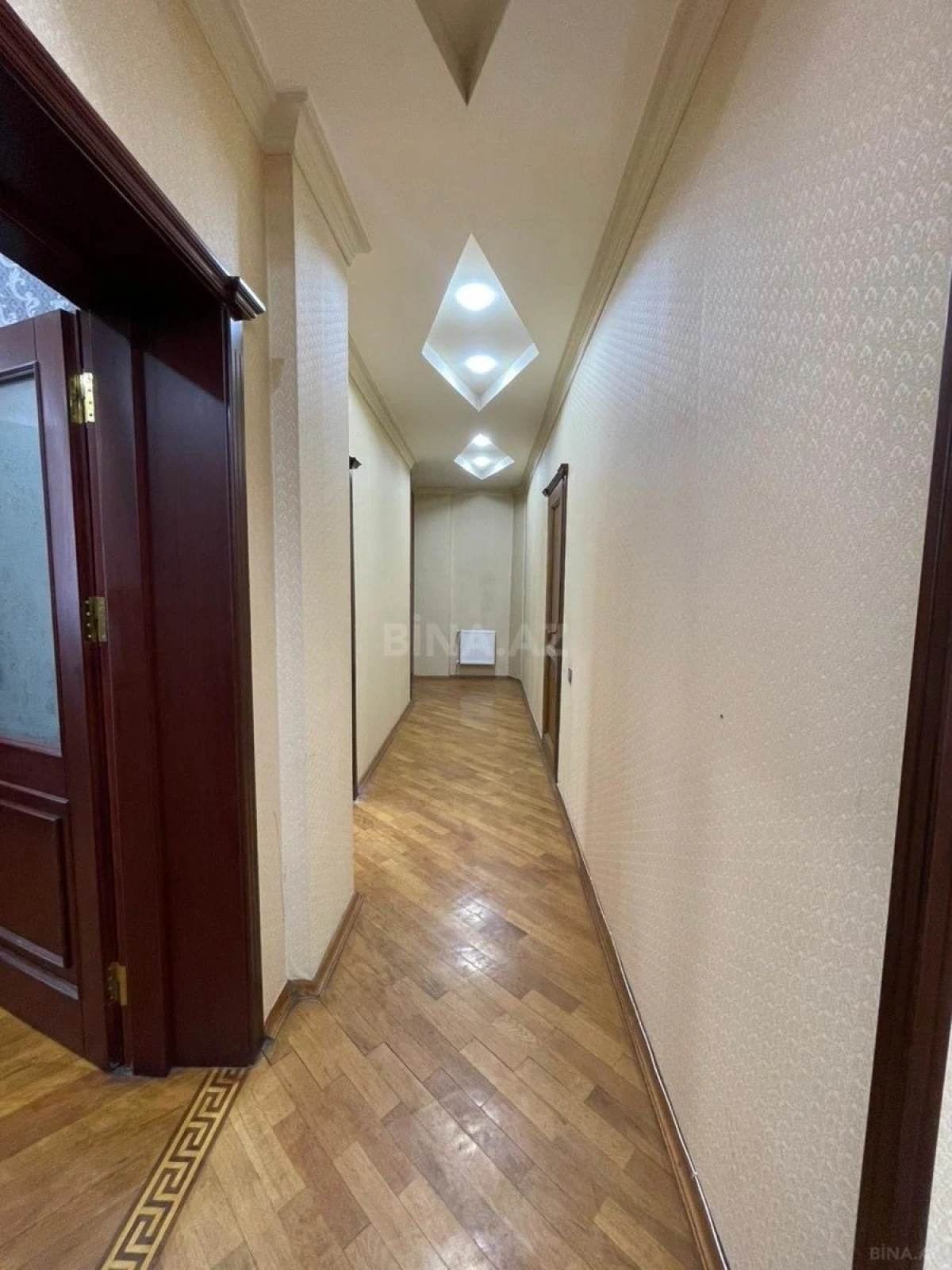 Kirayə verilir 5 otaqlı ofis 280 m²