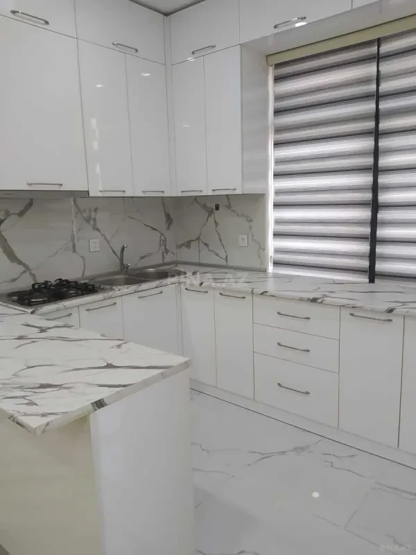 Kirayə verilir 2 otaqlı mənzil 70 m²