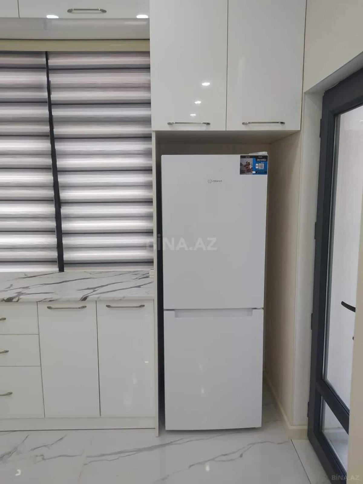 Kirayə verilir 2 otaqlı mənzil 70 m²
