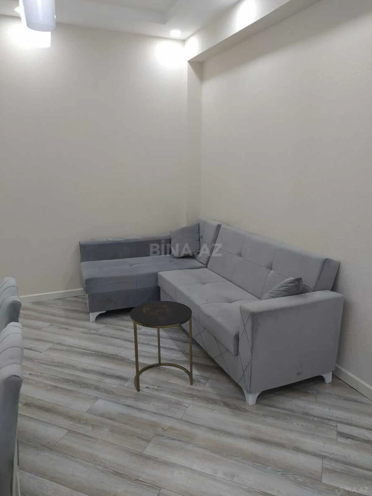 Kirayə verilir 2 otaqlı mənzil 70 m²