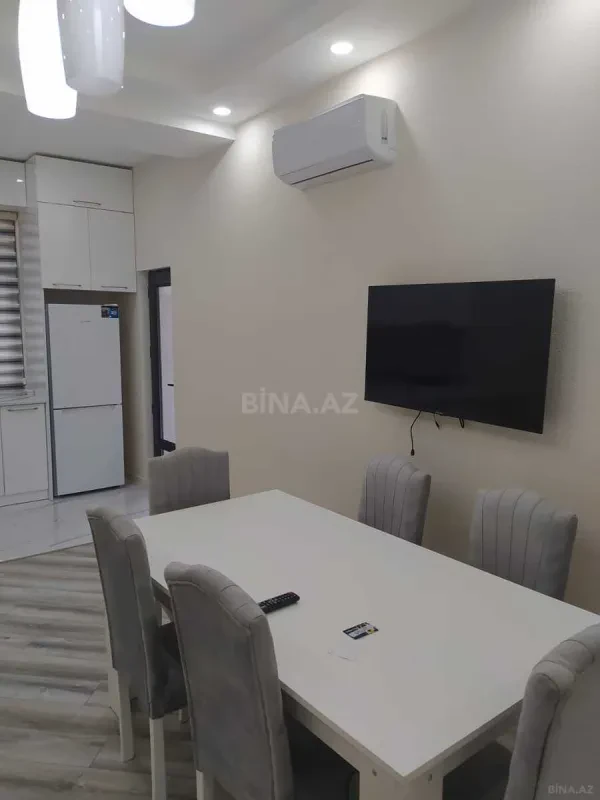 Kirayə verilir 2 otaqlı mənzil 70 m²