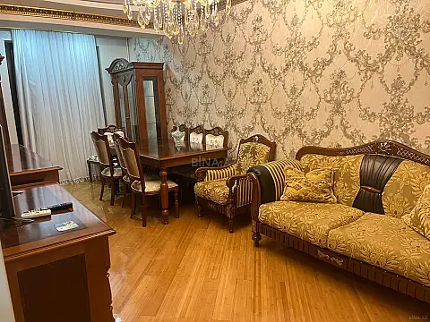 Kirayə verilir 2 otaqlı mənzil 70 m²
