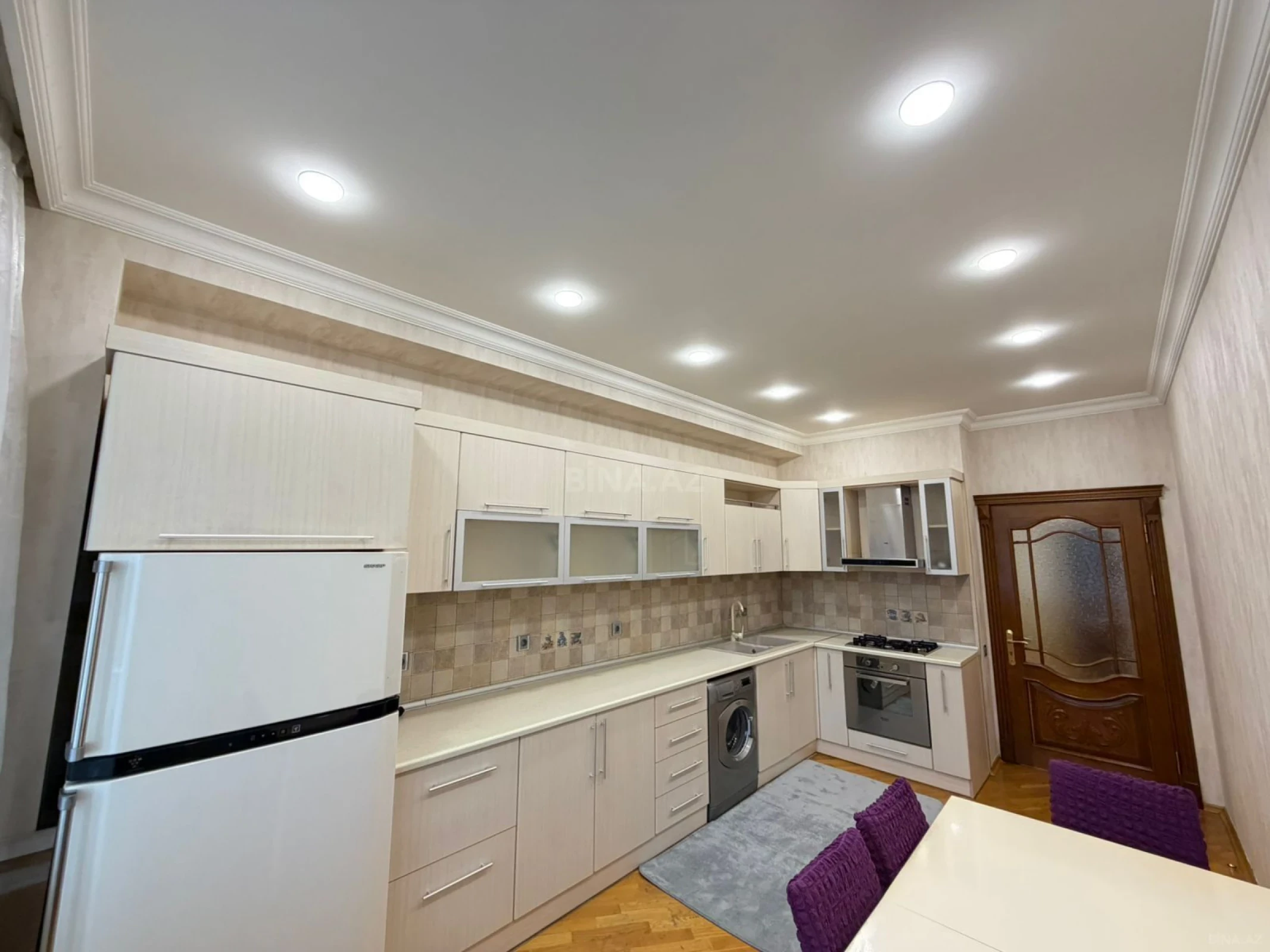 Kirayə verilir 3 otaqlı mənzil 145 m²