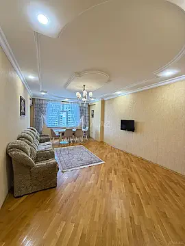 Kirayə verilir 3 otaqlı mənzil 145 m²