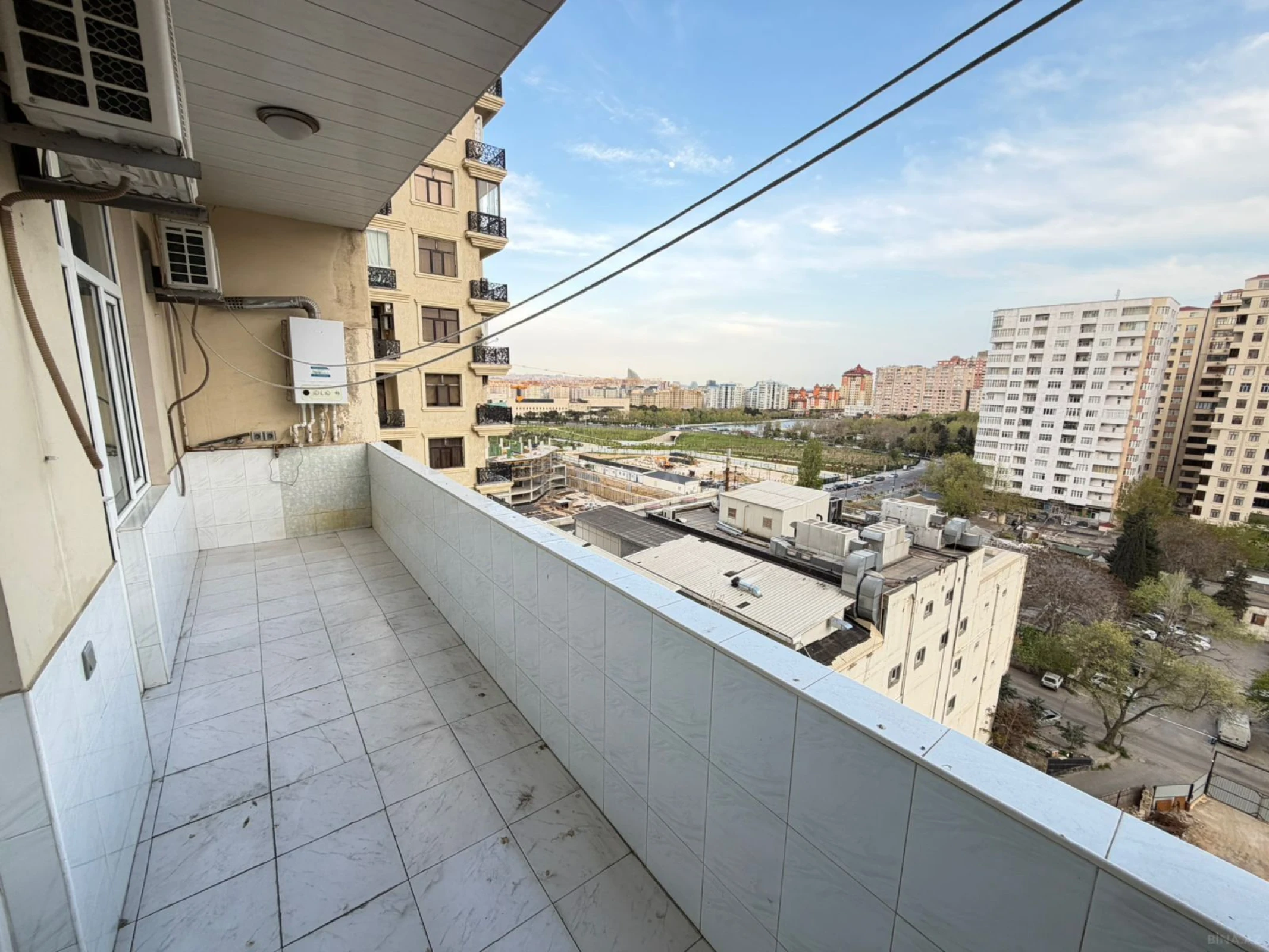 Kirayə verilir 3 otaqlı mənzil 145 m²