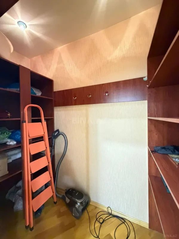 Kirayə verilir 3 otaqlı mənzil 145 m²