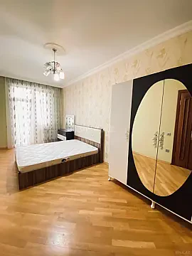Kirayə verilir 2 otaqlı mənzil 90 m²