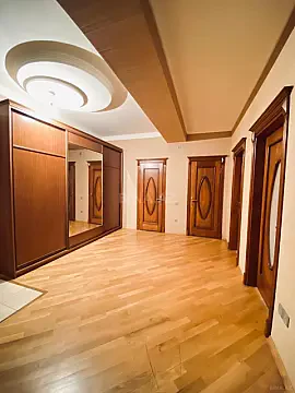 Kirayə verilir 2 otaqlı mənzil 90 m²