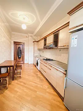 Kirayə verilir 2 otaqlı mənzil 90 m²