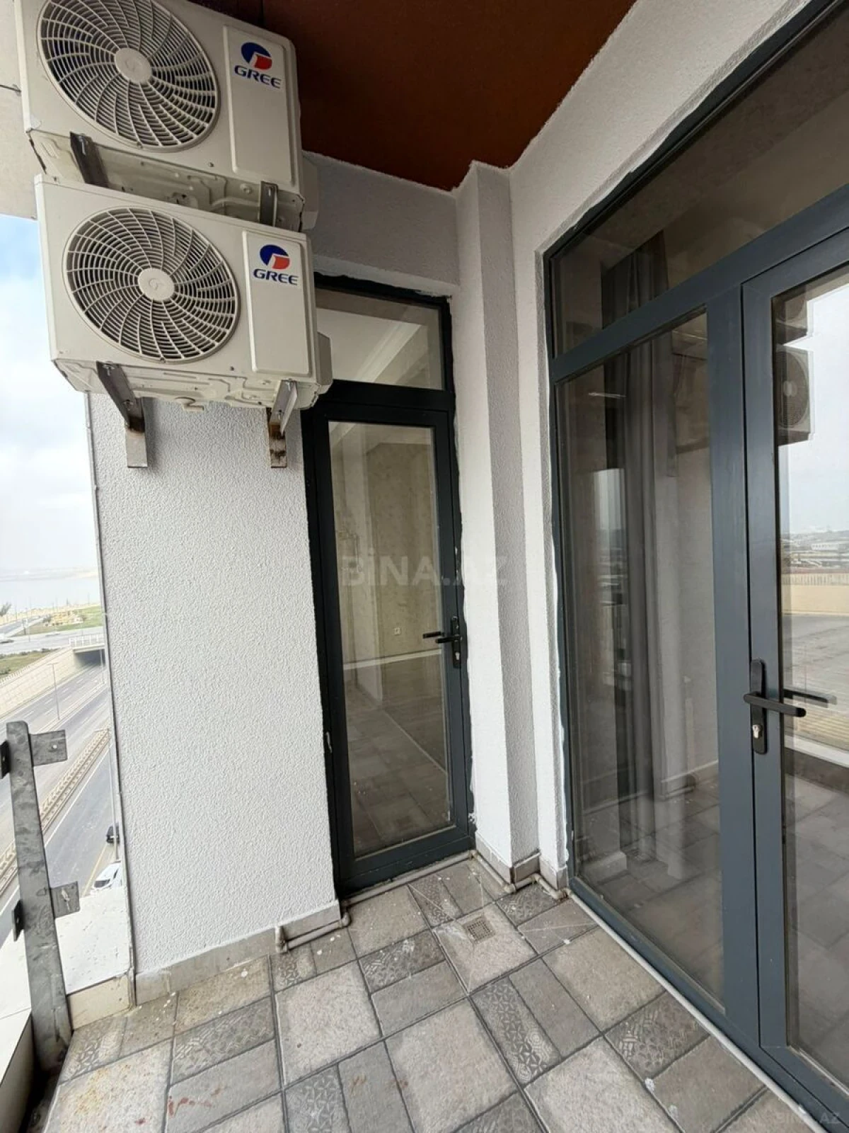Satılır 2 otaqlı mənzil 60 m²