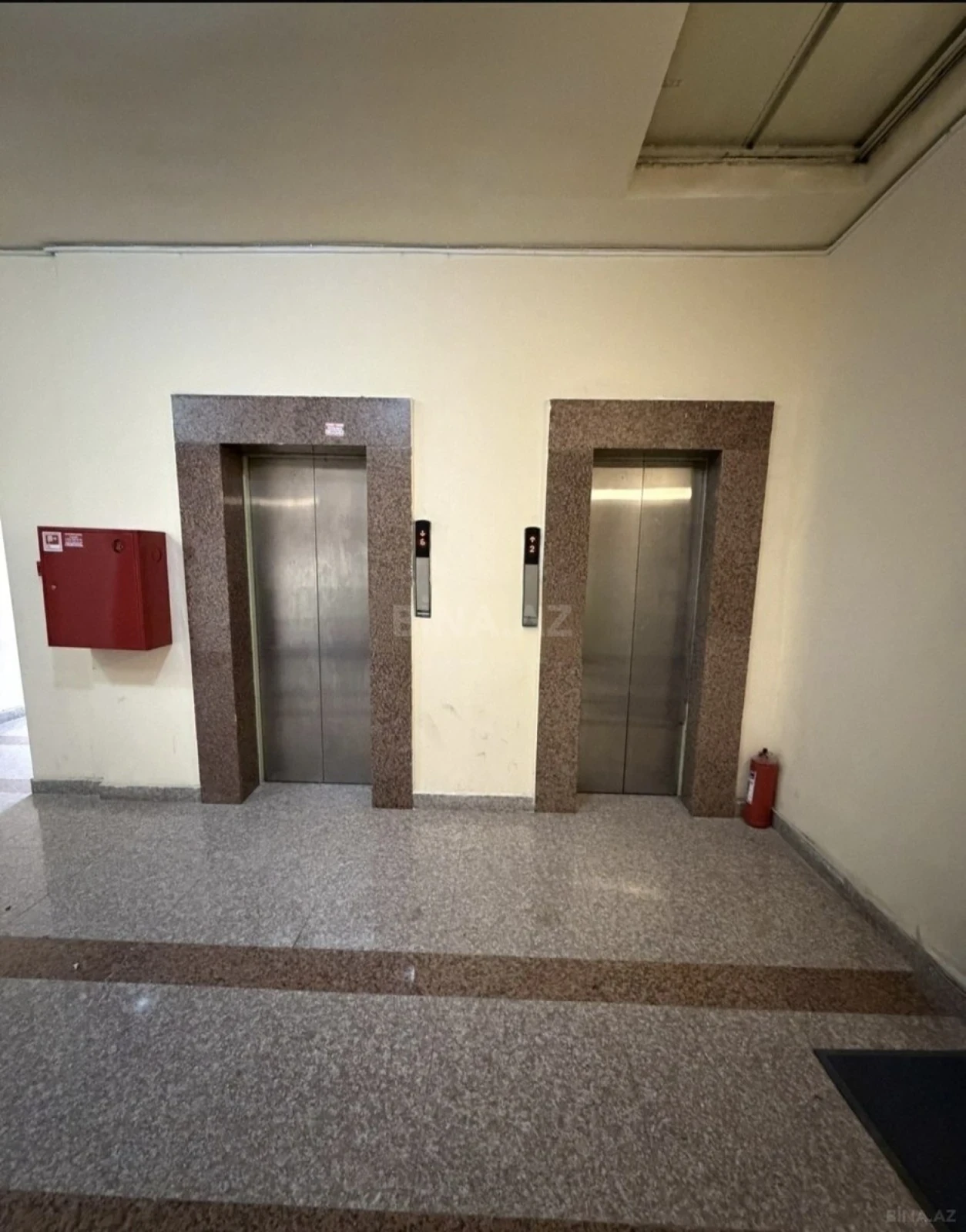 Satılır 3 otaqlı mənzil 125 m²