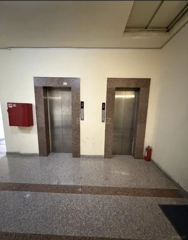 Satılır 3 otaqlı mənzil 125 m²