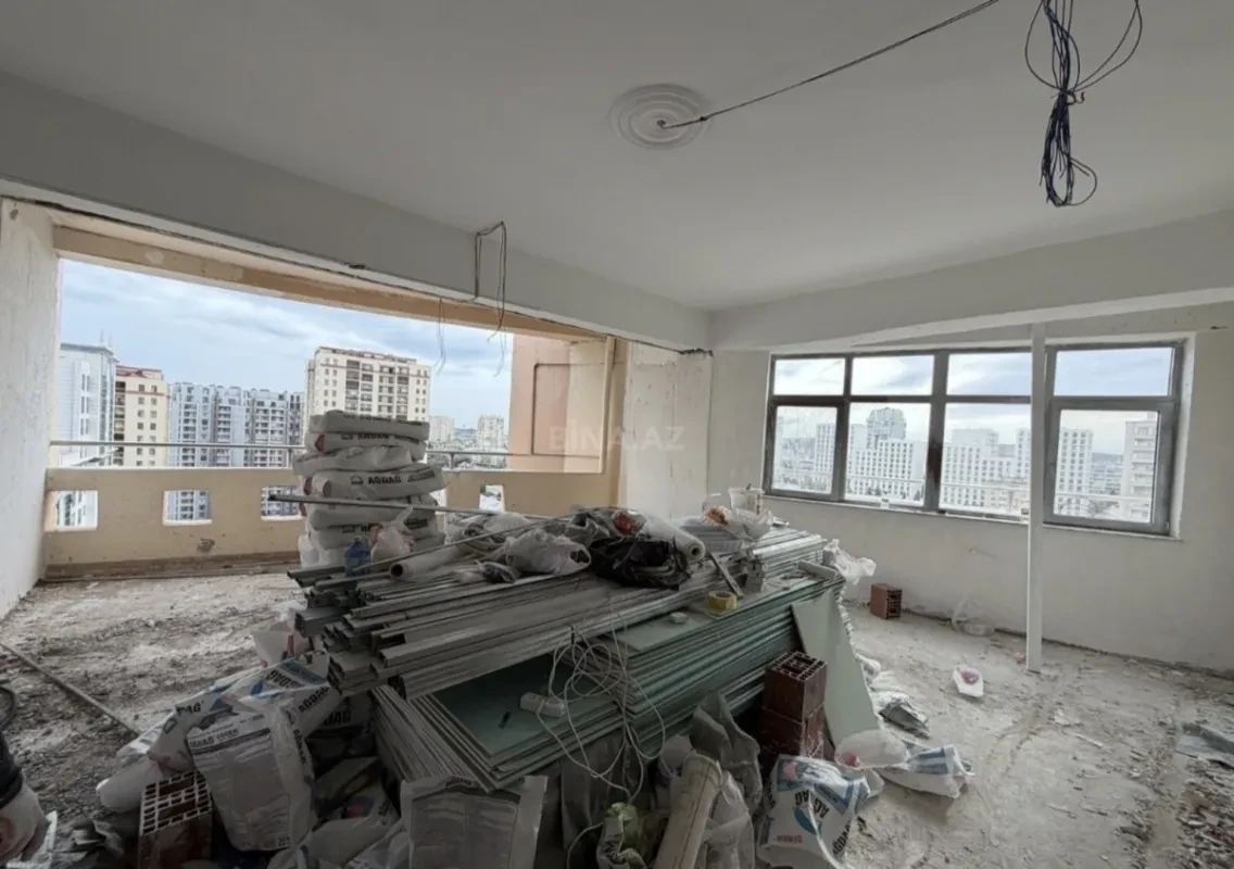 Satılır 3 otaqlı mənzil 125 m²