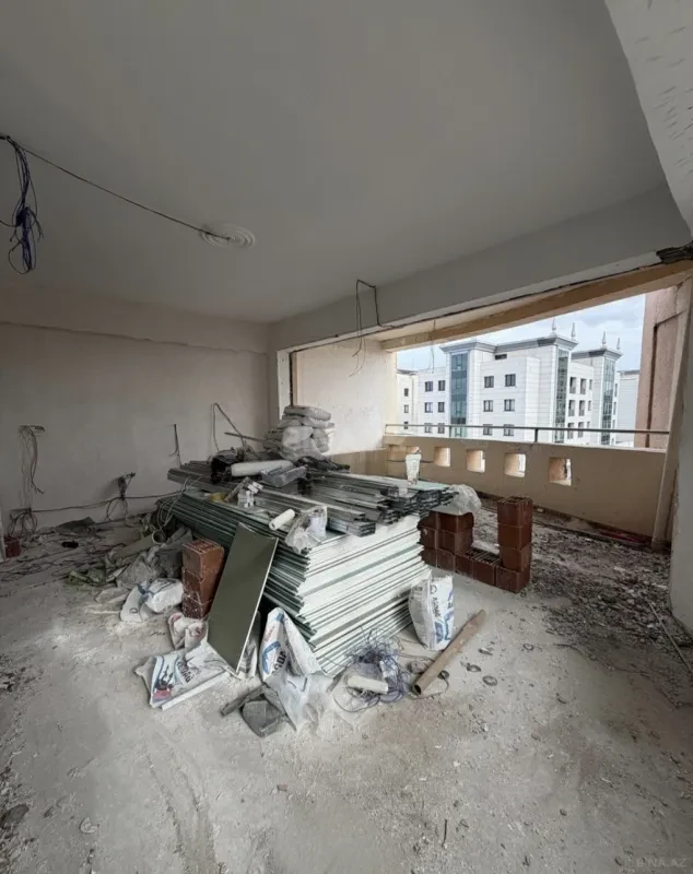 Satılır 3 otaqlı mənzil 125 m²