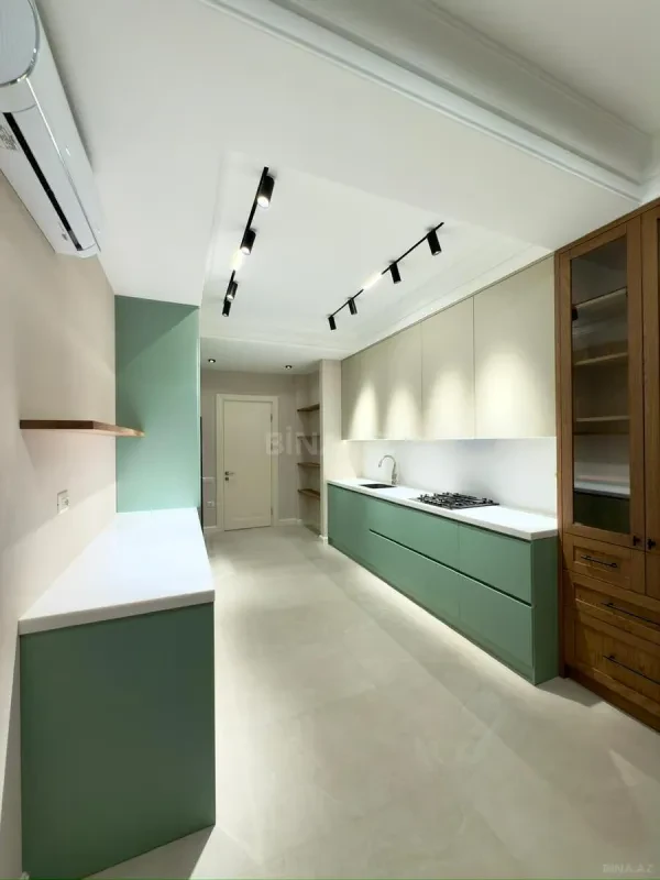 Satılır 3 otaqlı mənzil 130 m²