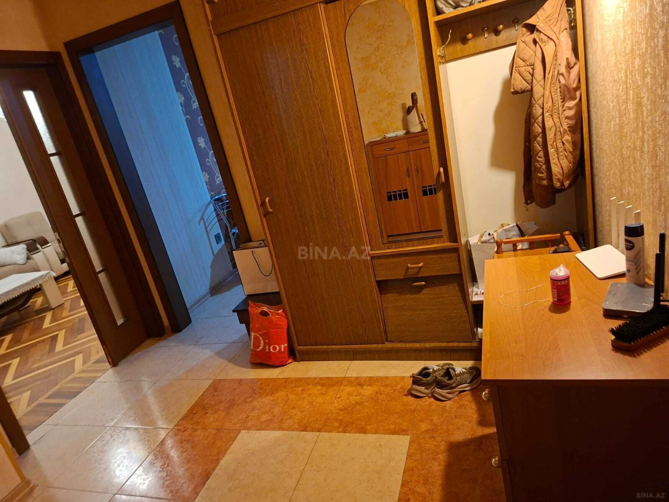 Kirayə verilir 2 otaqlı mənzil 70 m²
