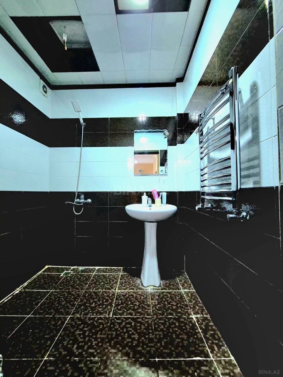Satılır 2 otaqlı mənzil 80 m²