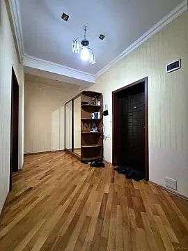 Satılır 2 otaqlı mənzil 80 m²