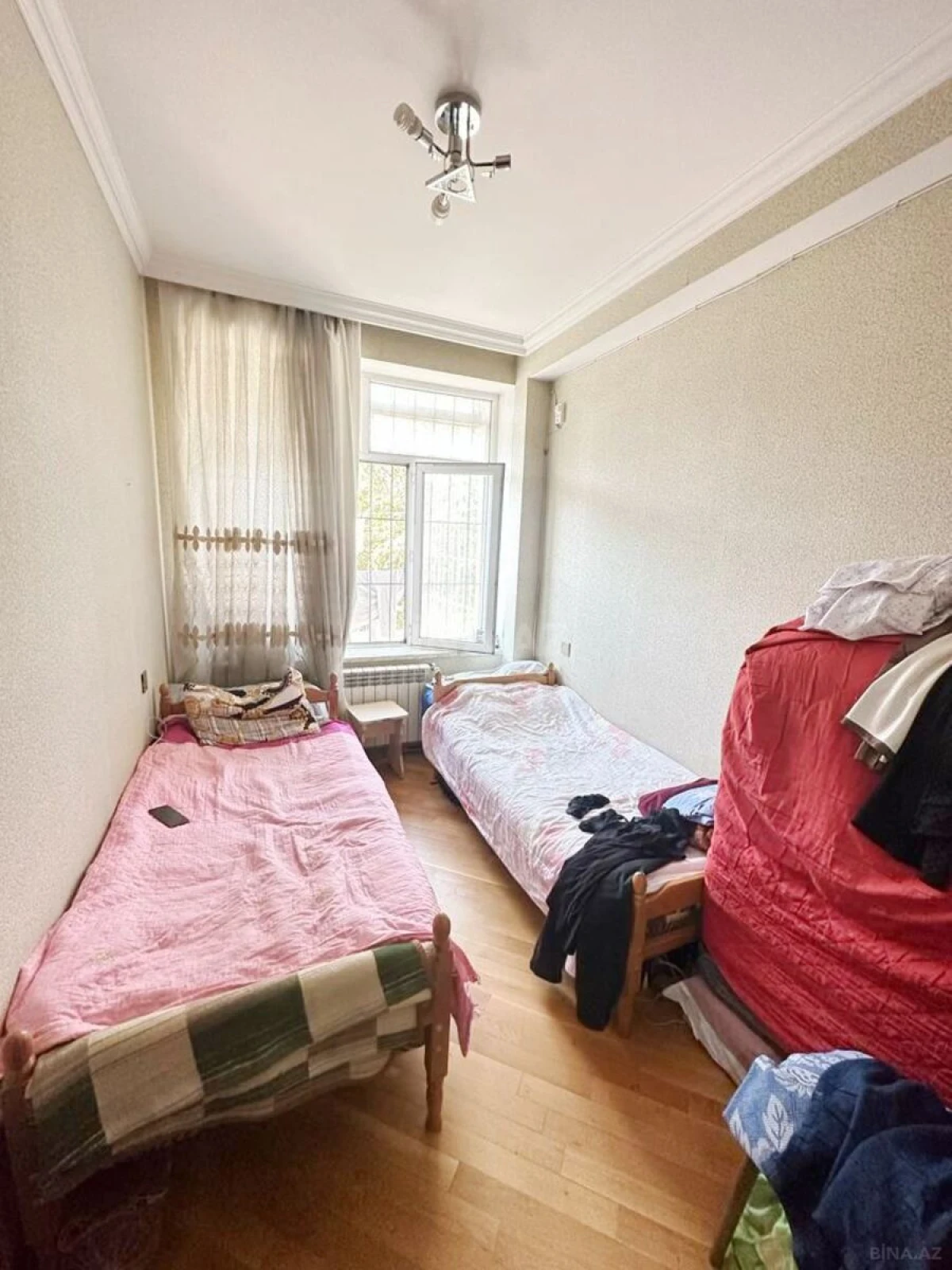 Satılır 3 otaqlı mənzil 135 m²