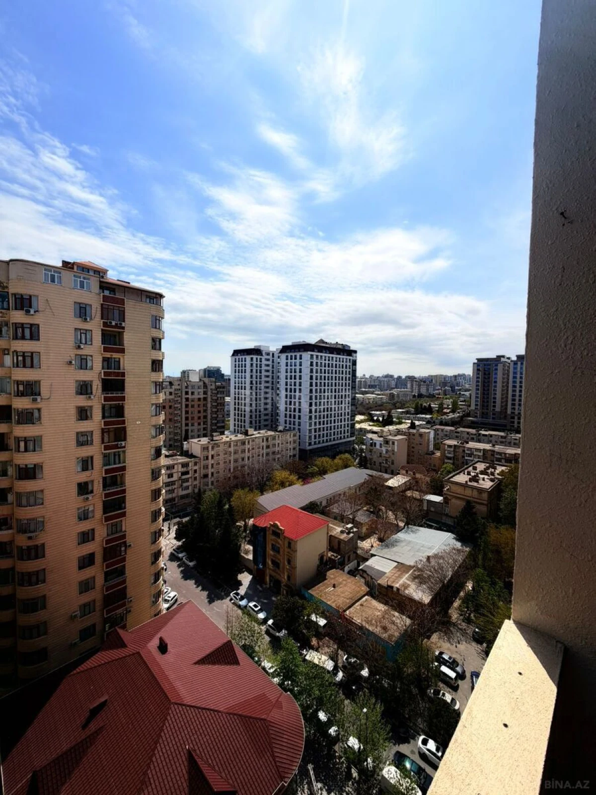 Kirayə verilir 4 otaqlı mənzil 165 m²