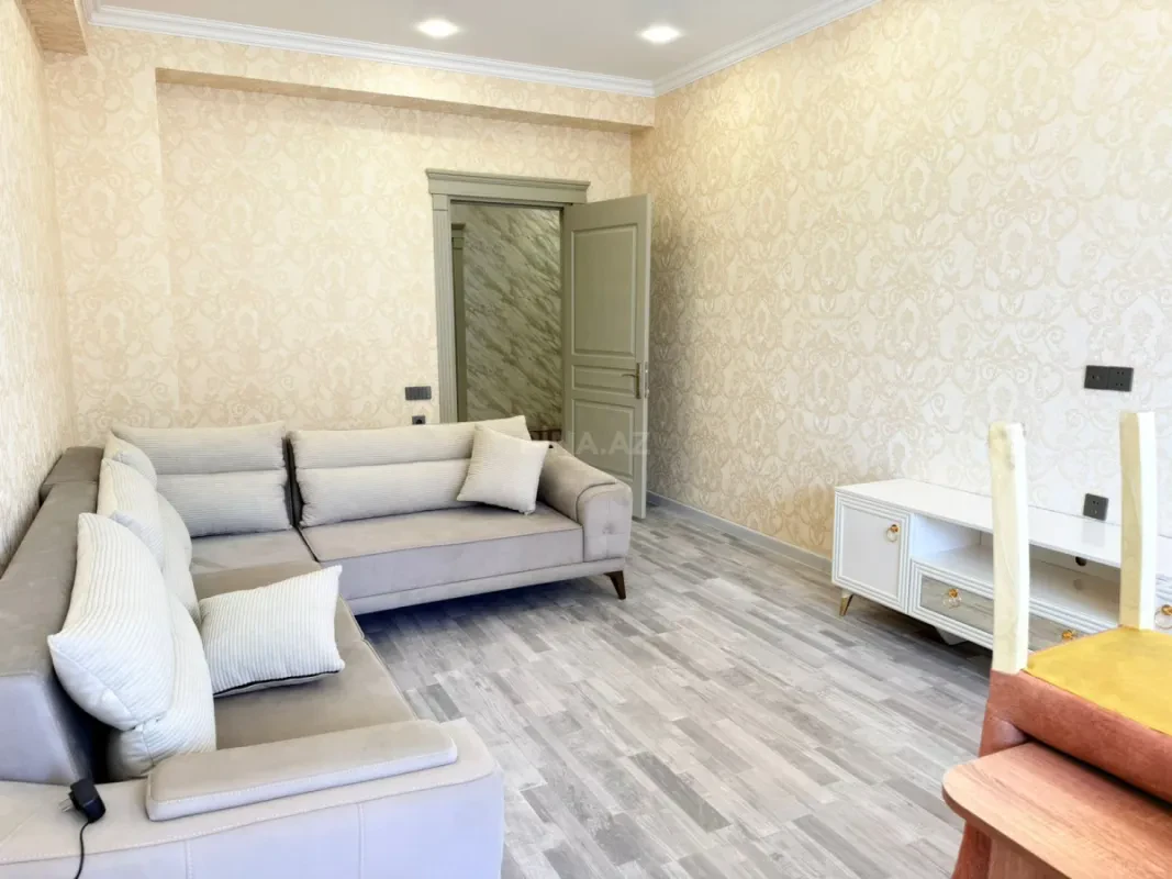Kirayə verilir 4 otaqlı mənzil 165 m²