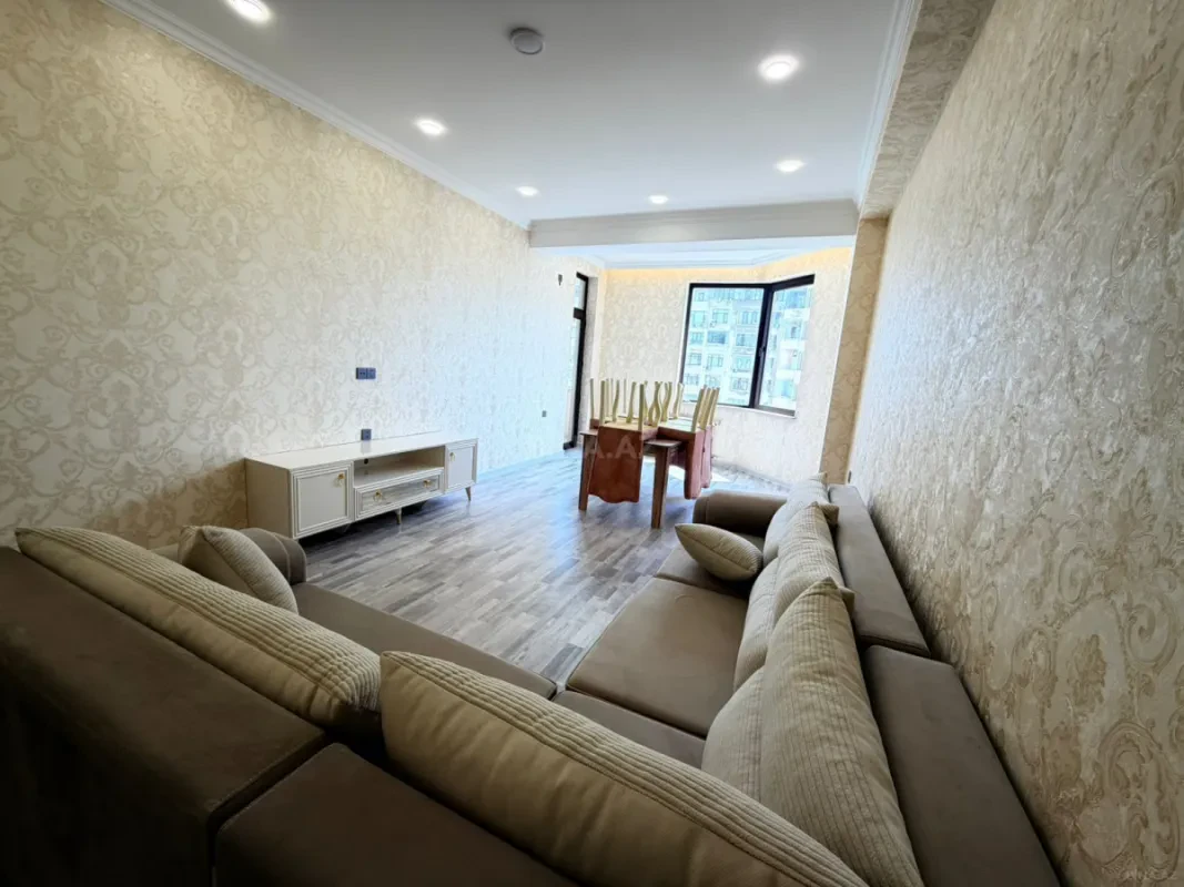 Kirayə verilir 4 otaqlı mənzil 165 m²