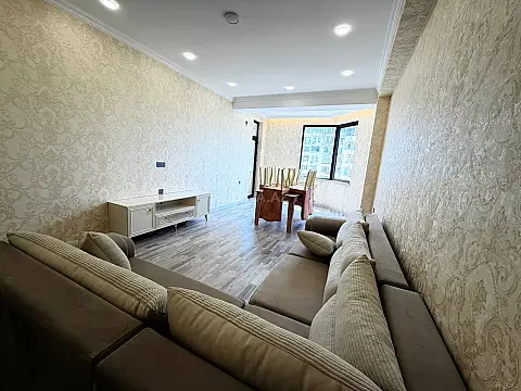 Kirayə verilir 4 otaqlı mənzil 165 m²