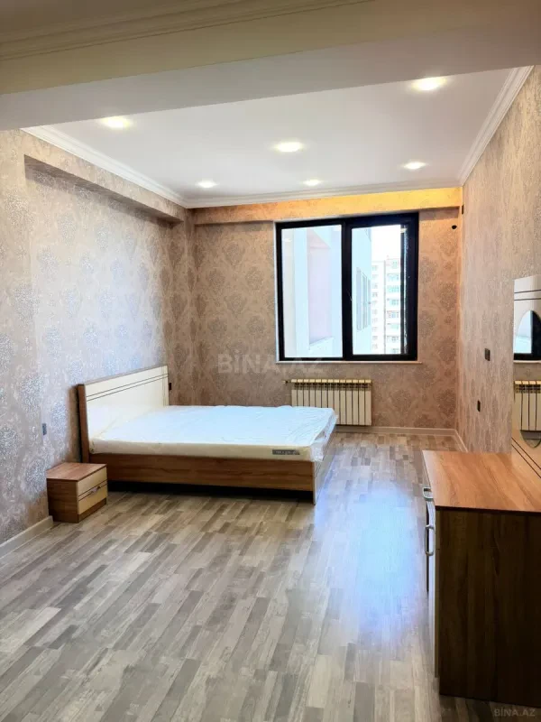 Kirayə verilir 4 otaqlı mənzil 165 m²