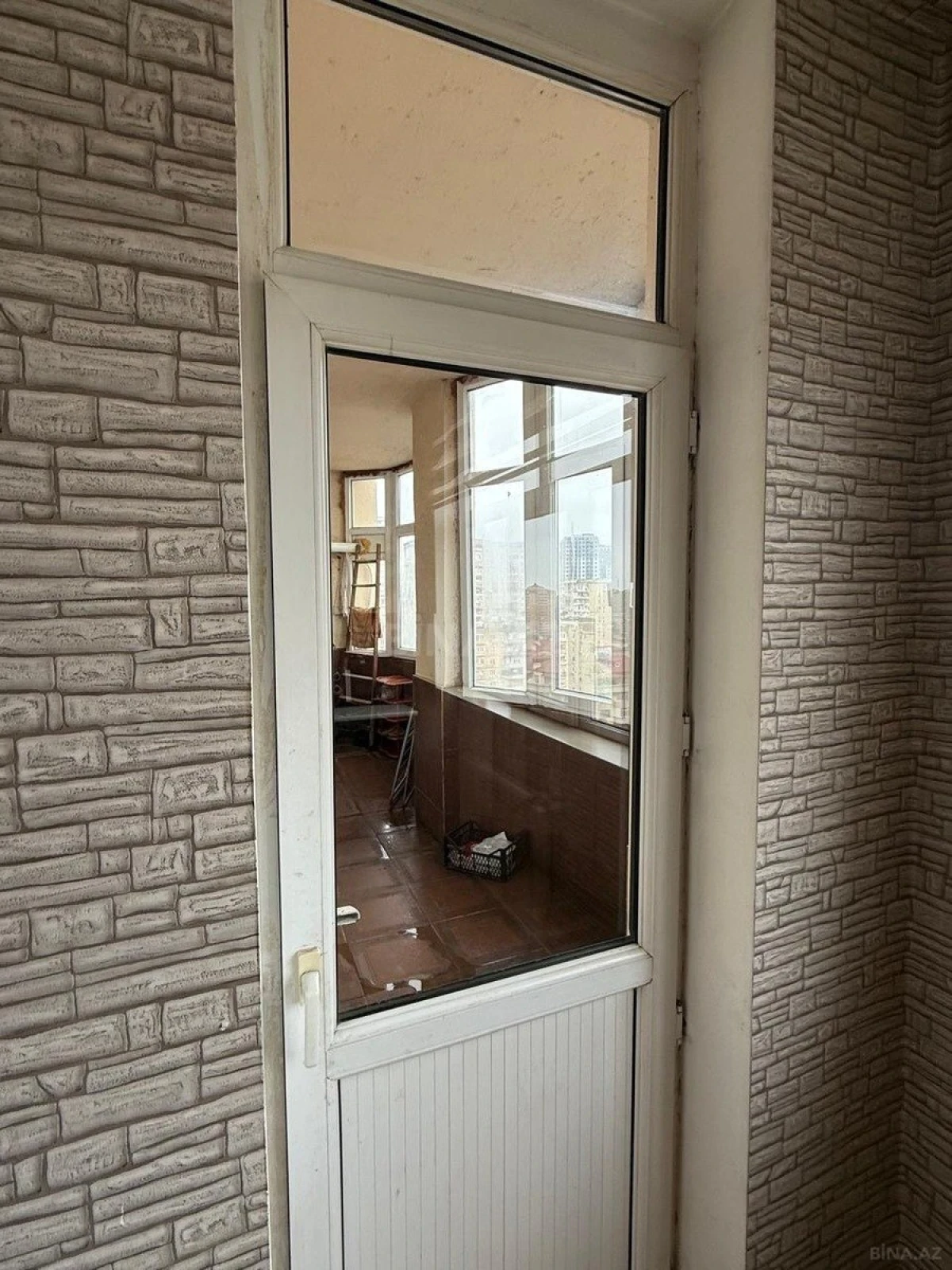 Satılır 2 otaqlı mənzil 78 m²