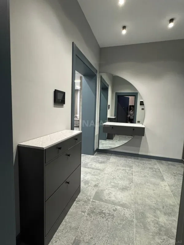 Kirayə verilir 2 otaqlı mənzil 106 m²
