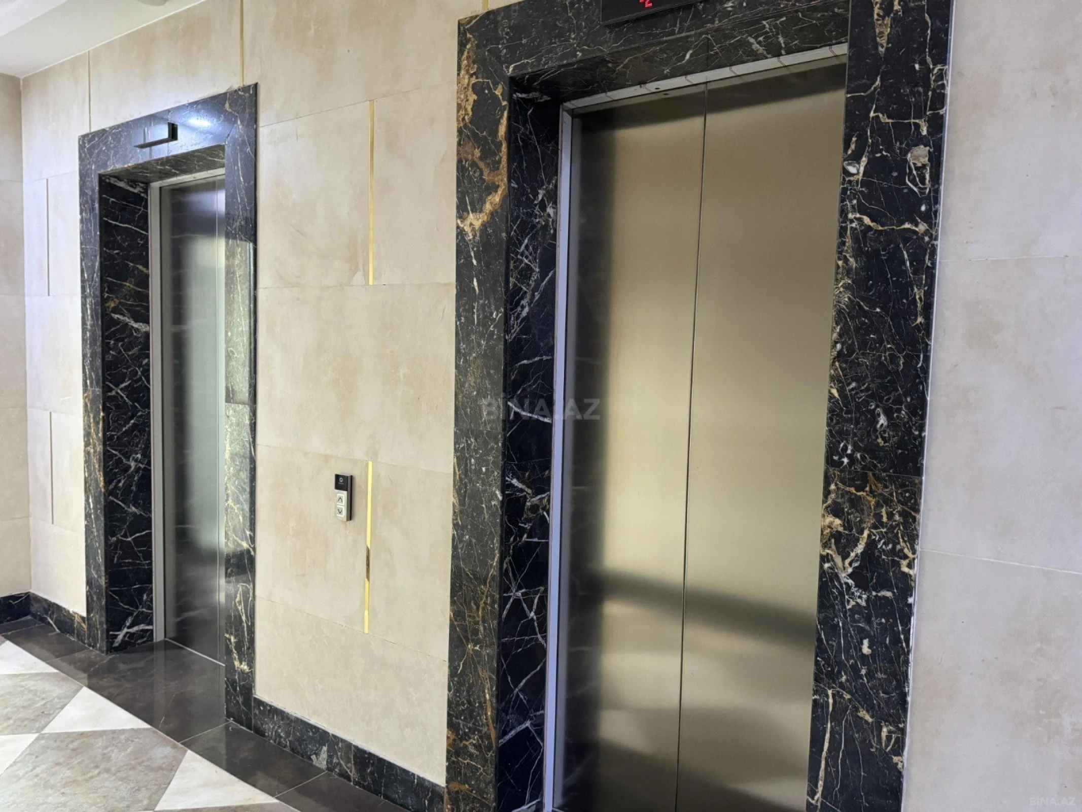 Kirayə verilir 2 otaqlı mənzil 106 m²