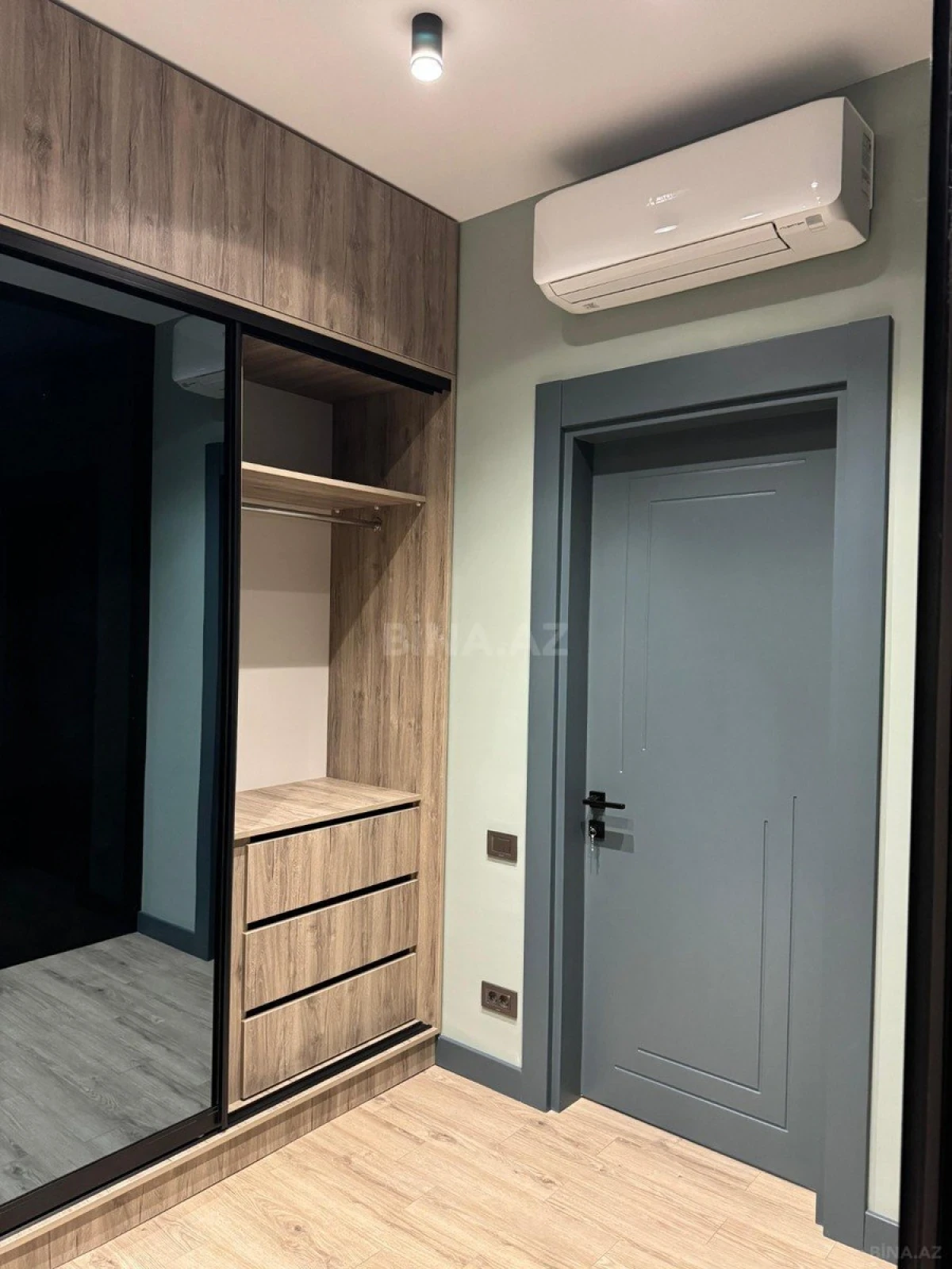 Kirayə verilir 2 otaqlı mənzil 106 m²