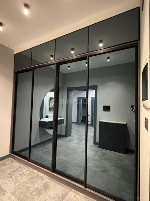 Kirayə verilir 2 otaqlı mənzil 106 m²