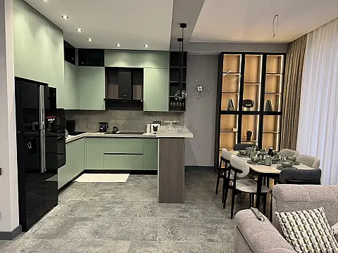 Kirayə verilir 2 otaqlı mənzil 106 m²