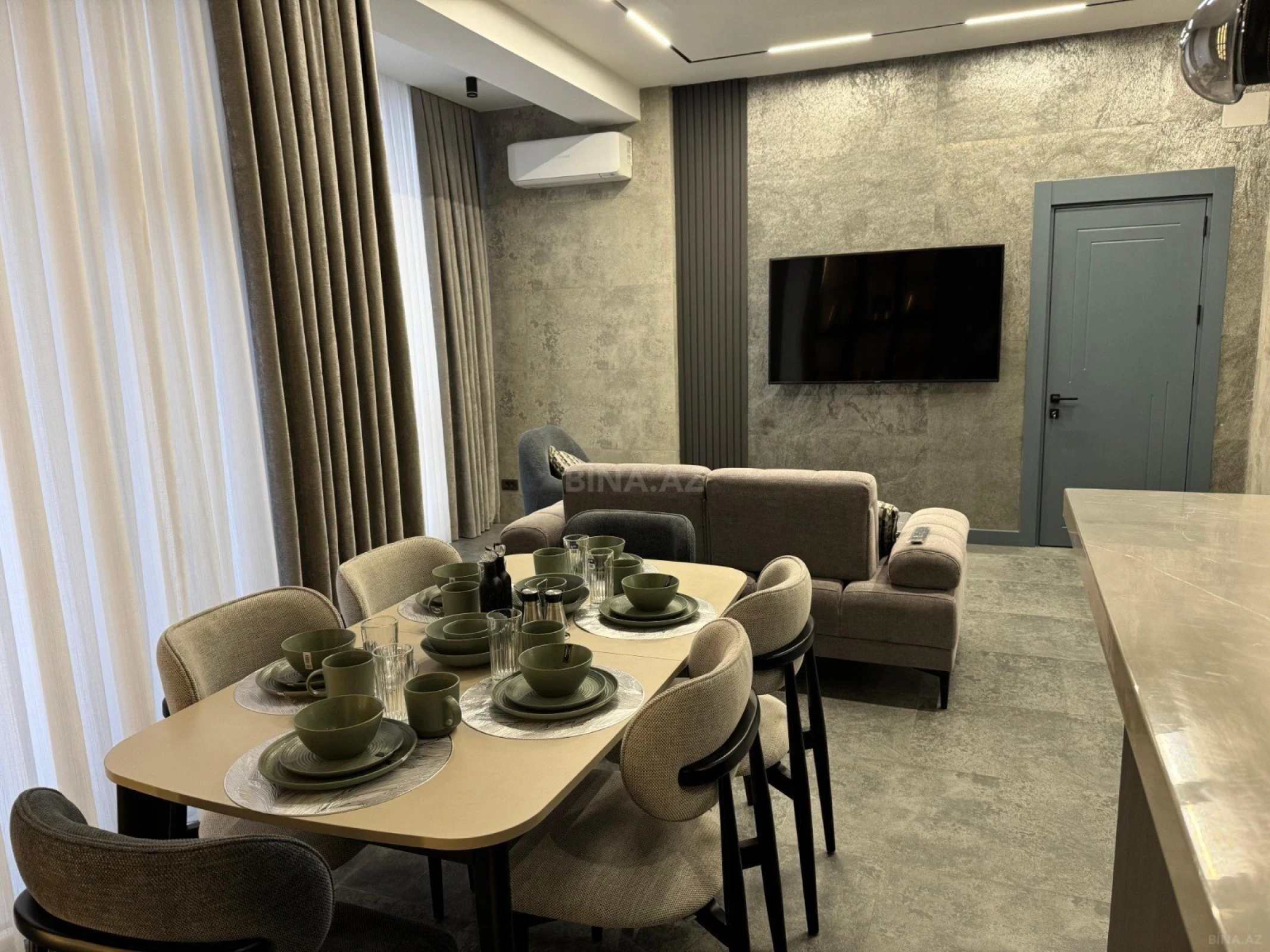 Kirayə verilir 2 otaqlı mənzil 106 m²