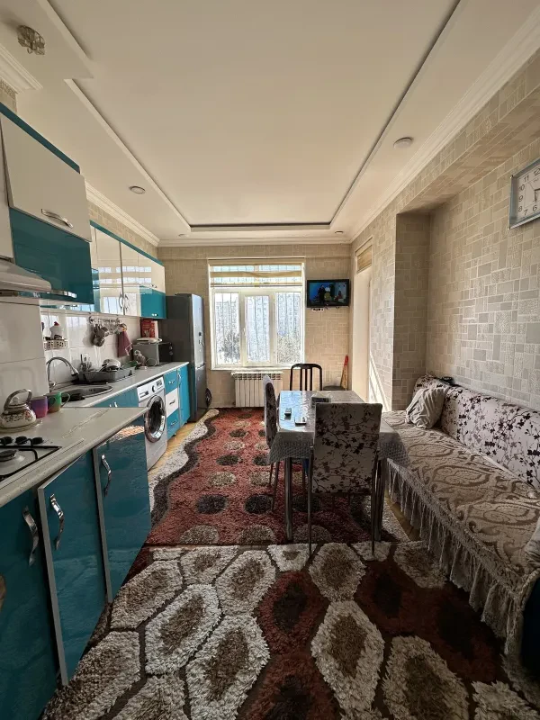 Satılır 4 otaqlı mənzil 145 m²