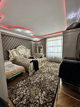 Satılır 4 otaqlı mənzil 145 m²