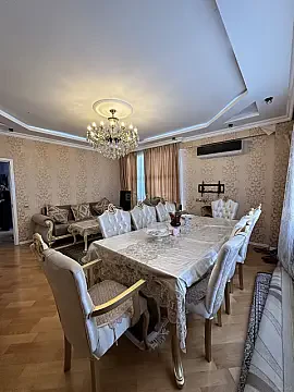 Satılır 4 otaqlı mənzil 145 m²