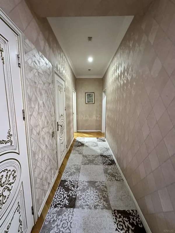 Satılır 4 otaqlı mənzil 145 m²