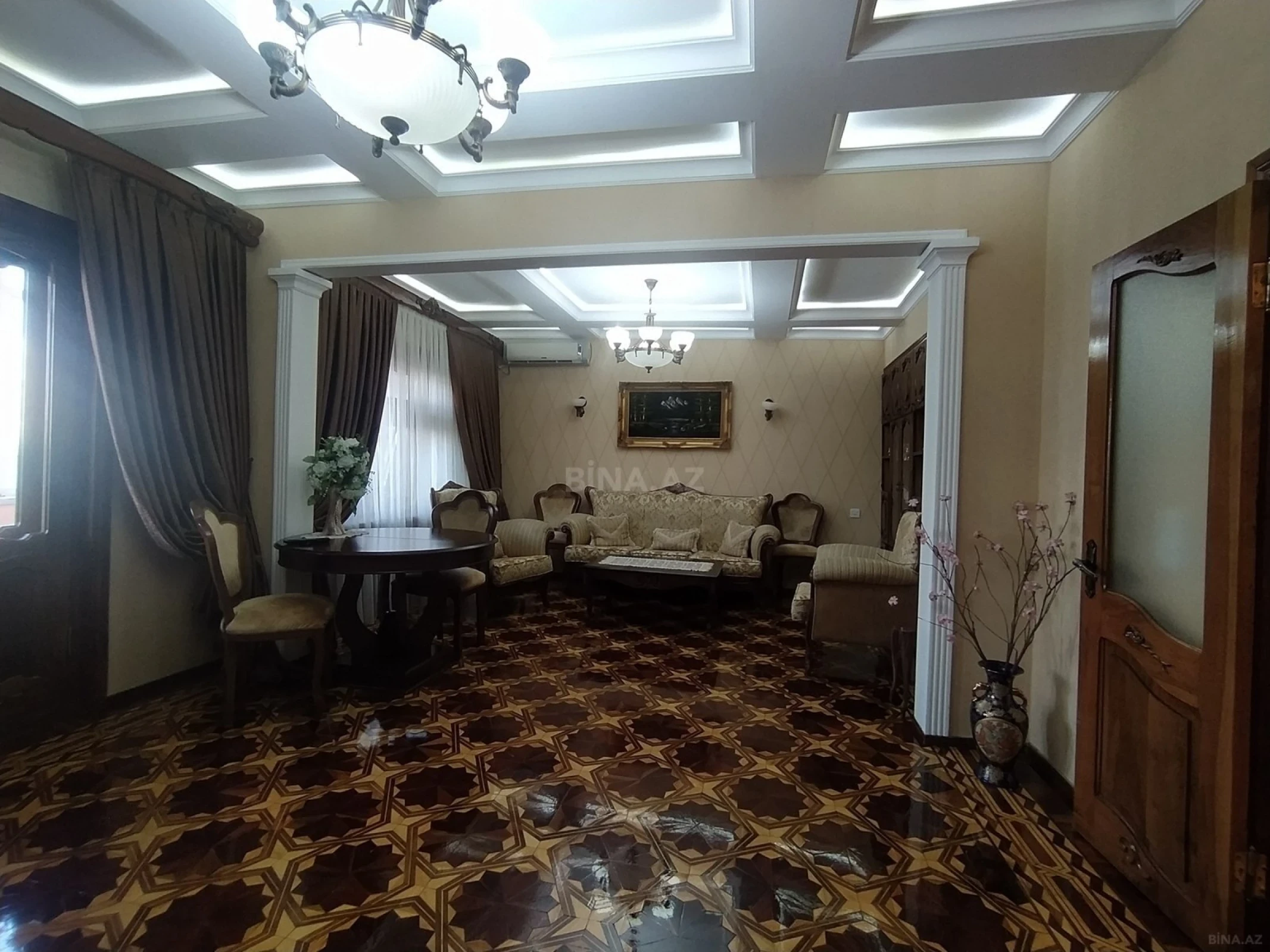 Satılır 4 otaqlı mənzil 110 m²