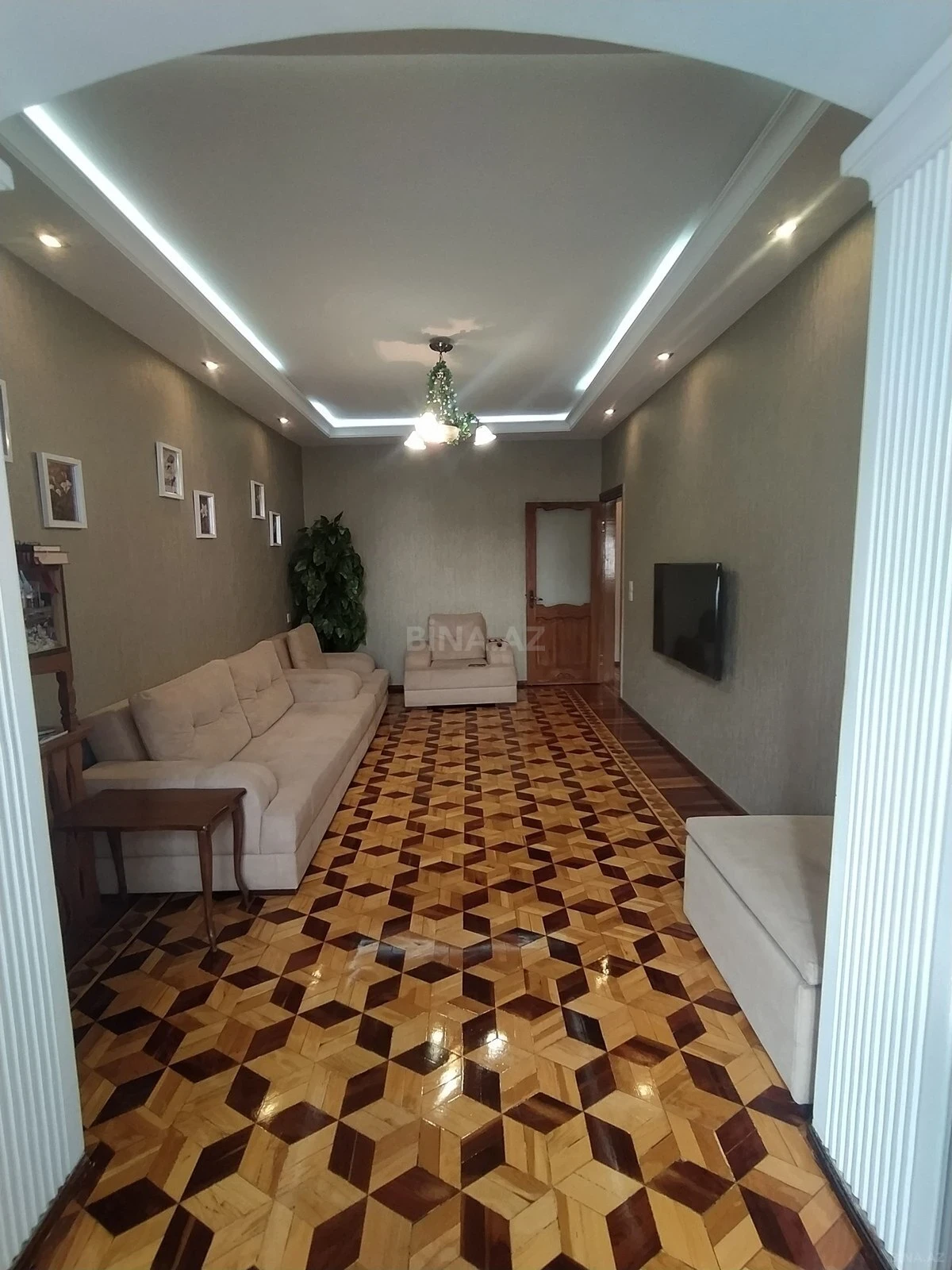 Satılır 4 otaqlı mənzil 110 m²
