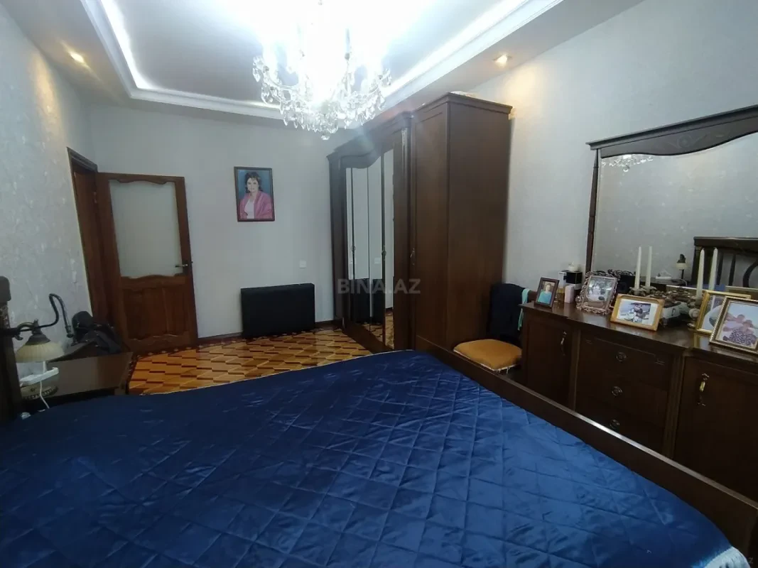 Satılır 4 otaqlı mənzil 110 m²