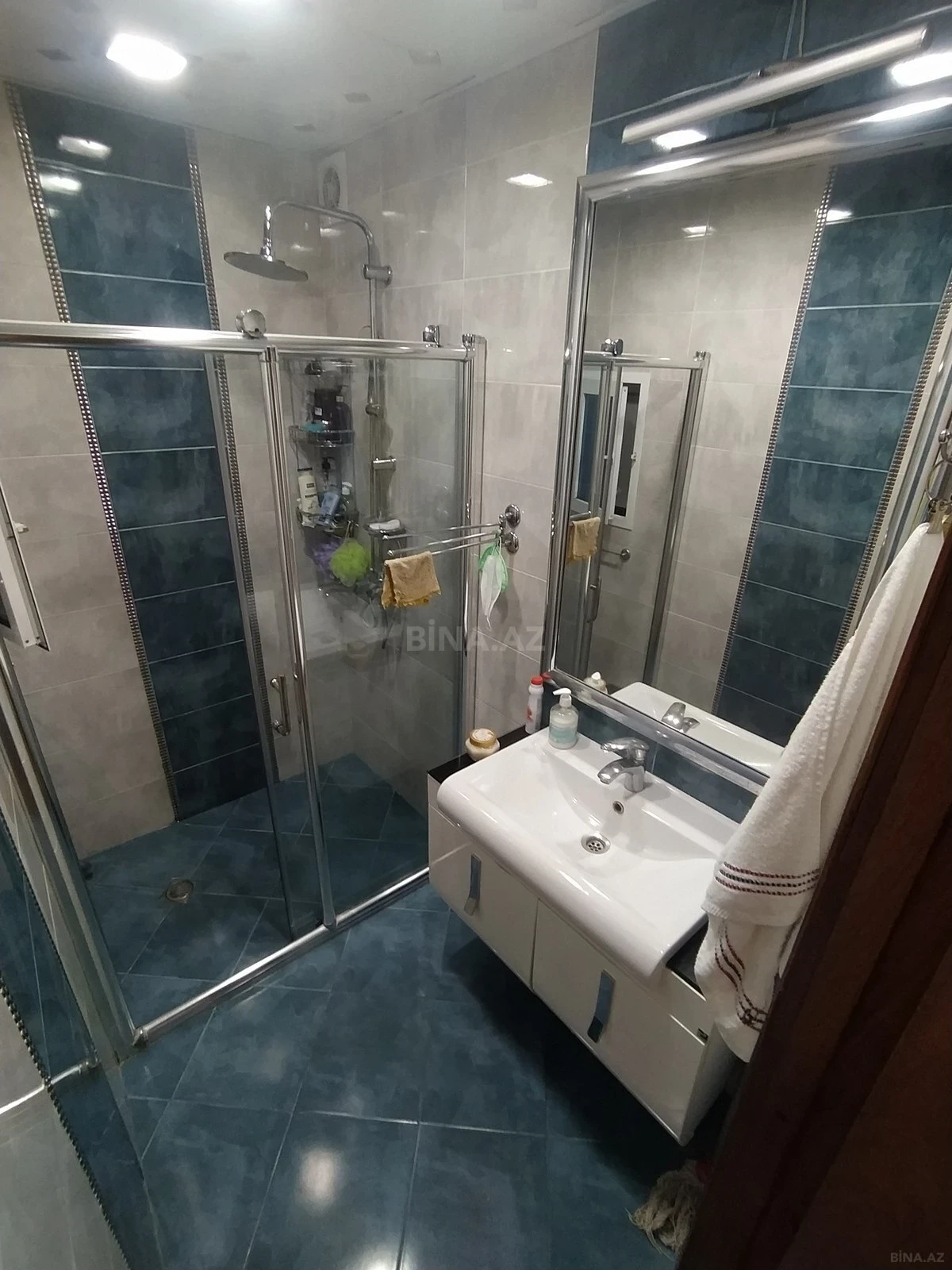 Satılır 4 otaqlı mənzil 110 m²