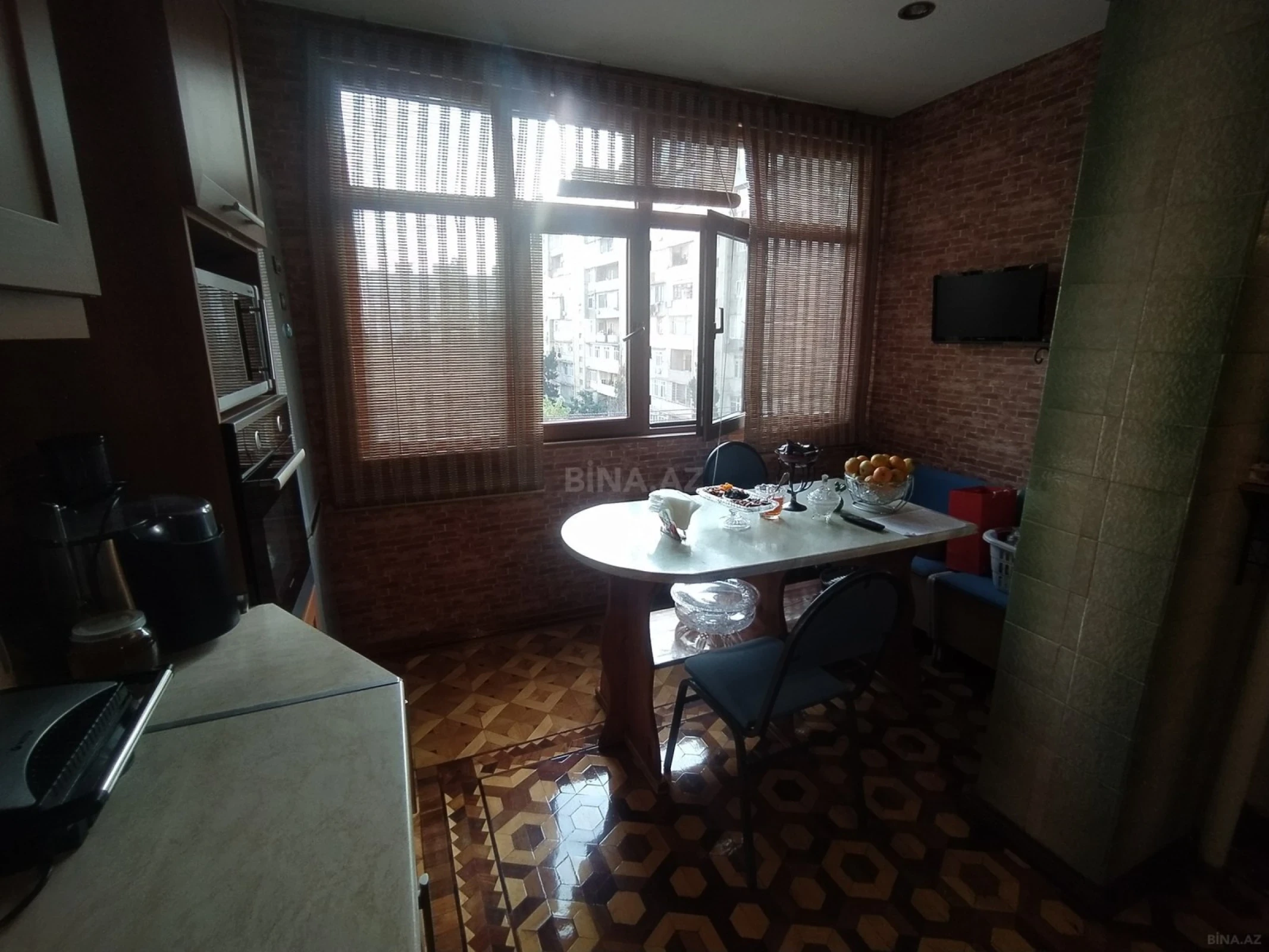 Satılır 4 otaqlı mənzil 110 m²