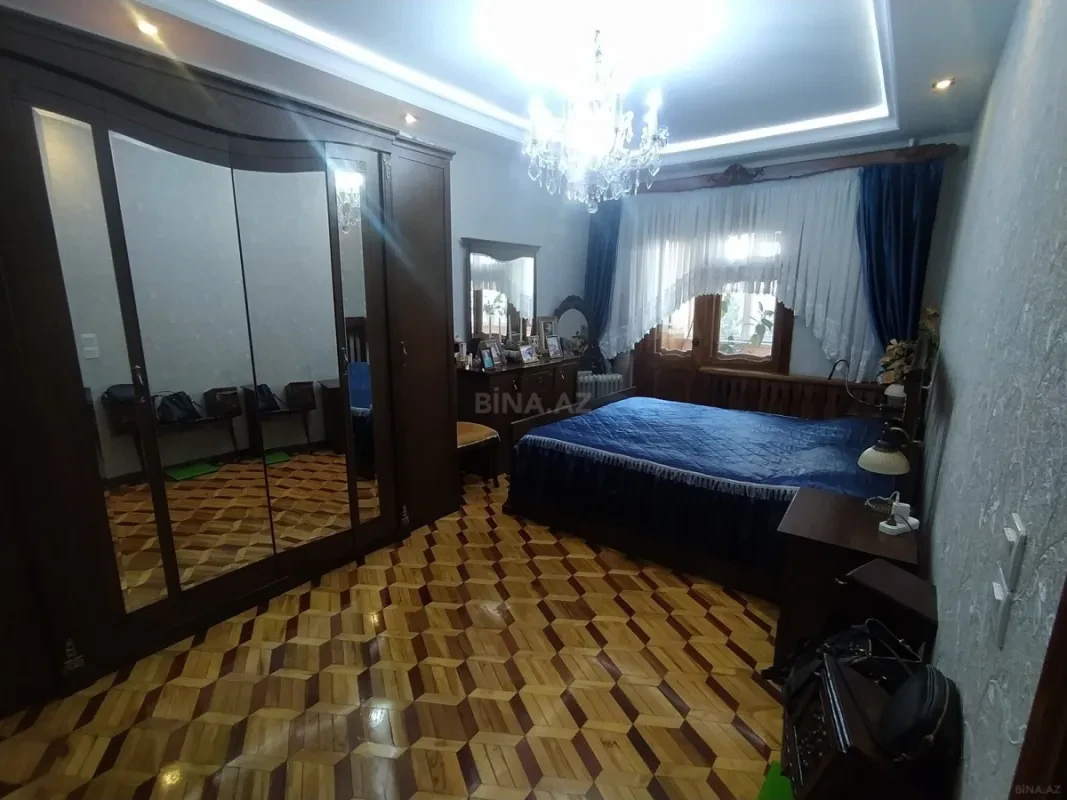 Satılır 4 otaqlı mənzil 110 m²