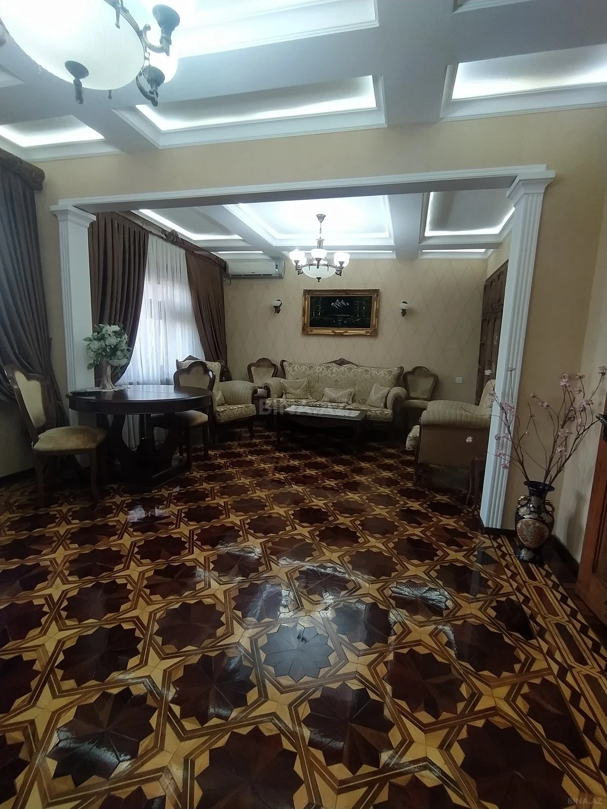 Satılır 4 otaqlı mənzil 110 m²