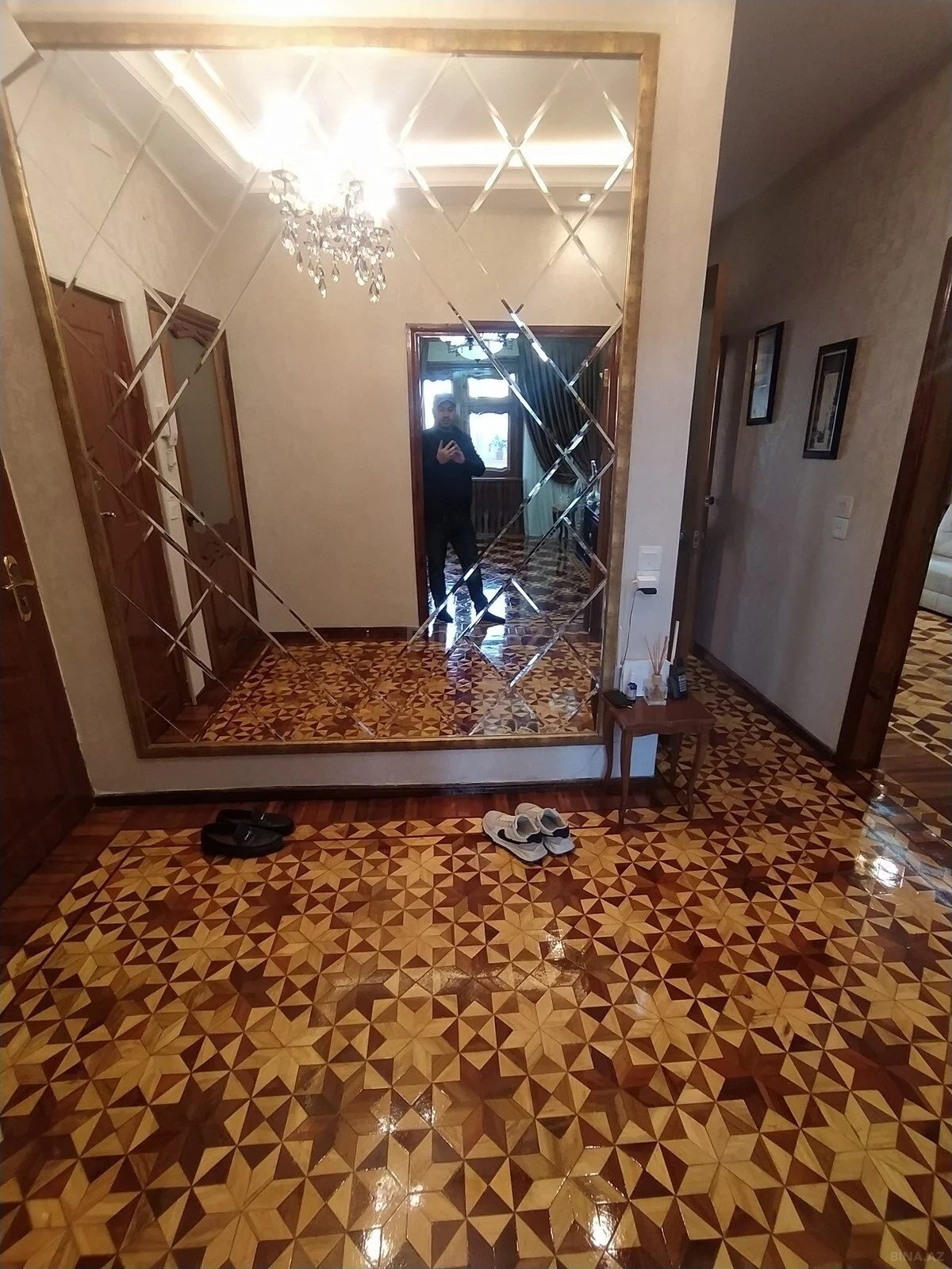 Satılır 4 otaqlı mənzil 110 m²