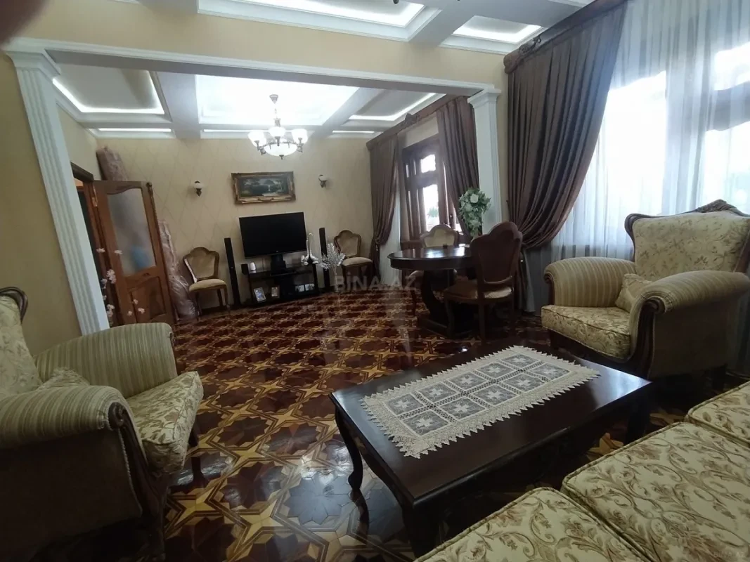 Satılır 4 otaqlı mənzil 110 m²