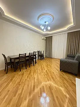 Kirayə verilir 2 otaqlı mənzil 85 m²