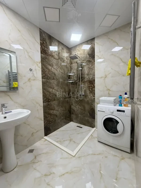 Kirayə verilir 2 otaqlı mənzil 85 m²